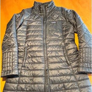 Patagonia women Radalie parka in grey